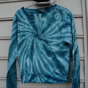 • Tiedye Pullover •